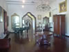 Curaao Museum: 19e eeuwse woonkamer met meubels gemaakt van mahoniehout ( deze houtsoort wordt niet zo makkelijk door witte mieren aangetast) (40kb)