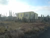 Verlaten huis (langs zandweg richting Playa Kanoa) (43kb)