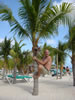 Kontiki beach: aapje Balder (100kb)