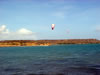Sint Joris baai: Kitesurfers (36kb)
