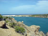 Sint Joris baai met daarachter de zee (61kb)