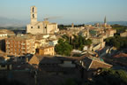 Perugia: view from Piazza Italia, on the left the San Domenico church and in the background the San Pietro church (99kb)