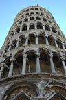 Pisa: Campo dei Miracoli: Campanile (93kb)