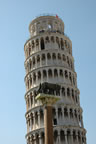 Pisa: Campo dei Miracoli:  Campanile  (63kb)